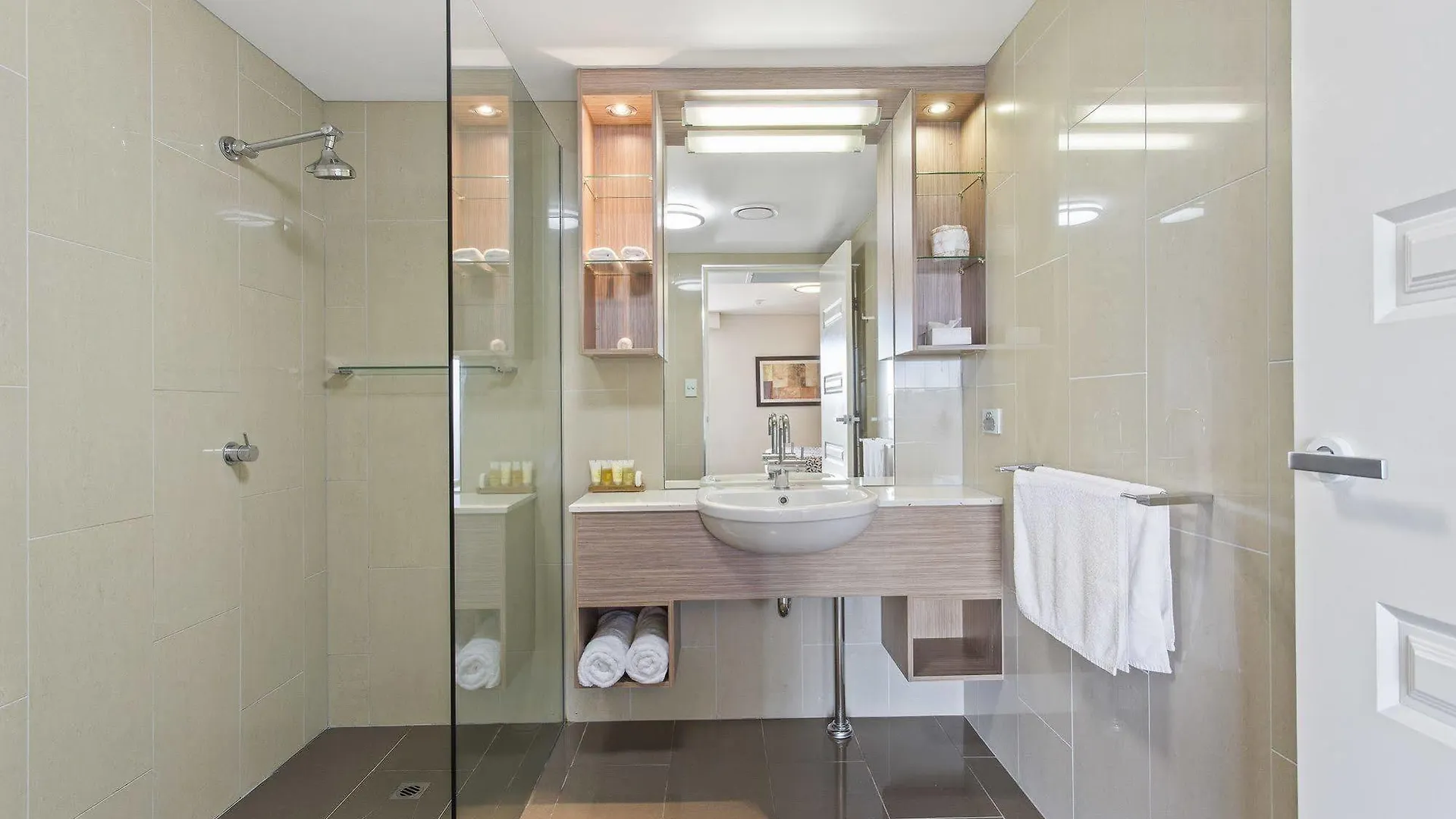 Cbd Executive Apartments Рокгемптон