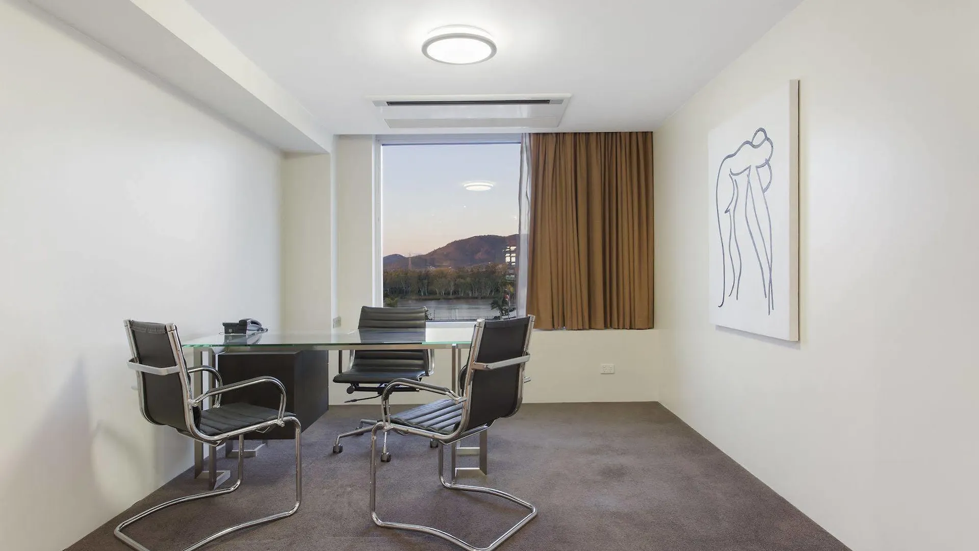 Cbd Executive Apartments Рокгемптон